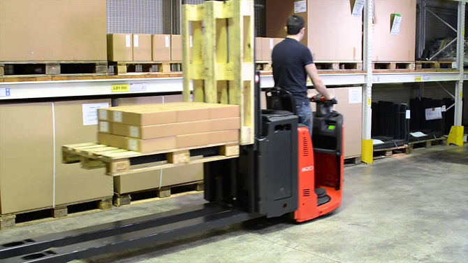PRÉPARATEUR DE COMMANDES OFFRANT ERGONOMIE ET PRODUCTIVITÉ ACCR